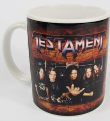 Метал чаша на Testament с групата
