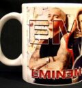 Много яка чаша на рапъра Eminem