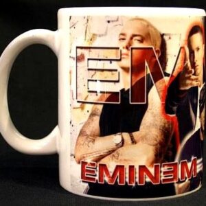 Много яка чаша на рапъра Eminem