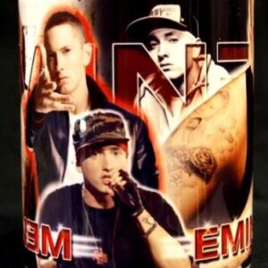 Много яка чаша на рапъра Eminem - Hover Image