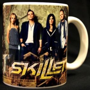 Чаша pа кафе на Skillet с цялата група