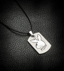 Малък медальон от две части на Playboy