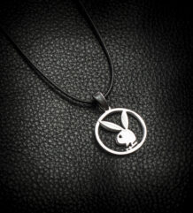 Мъжки медальон със зайчето на Playboy