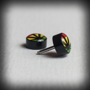 Черна обеца ухо тип флеш с марихуана 1.2x6.4mm - Hover Image