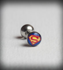 Стоманена обеца за ухо тип флеш със знака на Superman