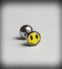 Жълта стоманена обеца за ухо с усмихнато лице Smiley