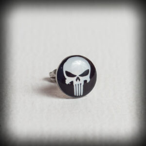 Обеца за ухо Punisher 9.6 мм. с череп и винт