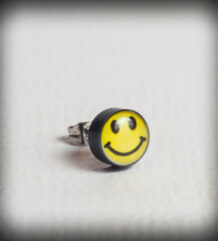 Обеца за ухо Smiley от антиалергичен метал