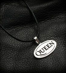 УНИКАЛЕН МЪЖКИ медальон на Queen