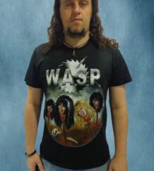 Страхотна тениска на WASP с бандата