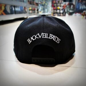 Шапка с права козирка Black Veil Brides – Snapback с релефна бродерия - Hover Image