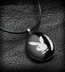 Унисекс медальон с логото на Playboy кабошон