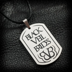 плочка от стомана Black Veil Brides върху черна кожена връв