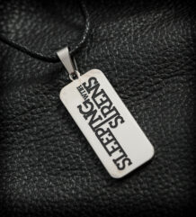 Медальон с плочка на Sleeping With Sirens