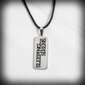 Медальон с плочка на Sleeping With Sirens - Hover Image