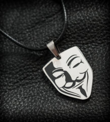 Стоманен медальон на Anonymous