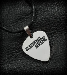 Медальон перце на Sleeping With Sirens