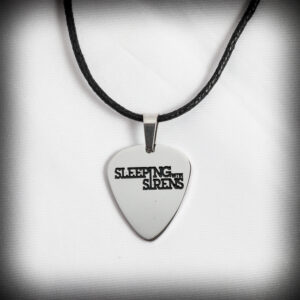 Медальон перце на Sleeping With Sirens - Hover Image