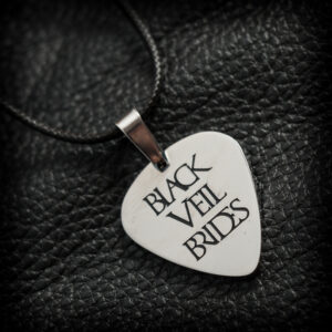 стоманено колие перце Black Veil Brides с надпис от медицинска стомана върху черна кожа