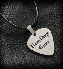 Медальон перце за китара Three Days Grace