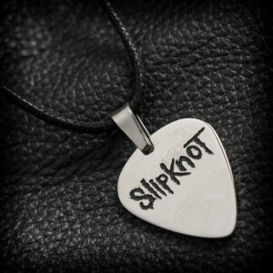 стоманено колие перце Slipknot от медицинска стомана върху черна кожа