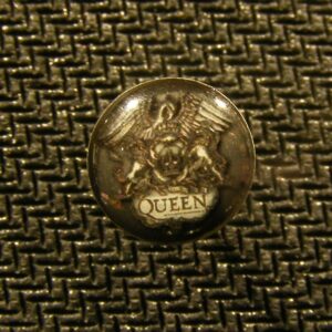 Метална обеца за ухо Queen лого 9.6мм със закопчаване на винт