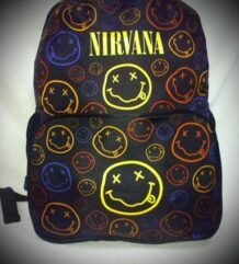 Черна тийнейджърска раница за училище с жълт надпис Nirvana и цветни емотикони