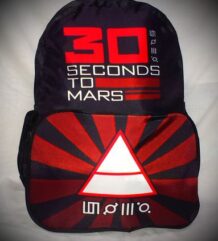 Черна евтина раница за училище с червен надпис 30 Seconds to Mars и триъгълен графичен символ