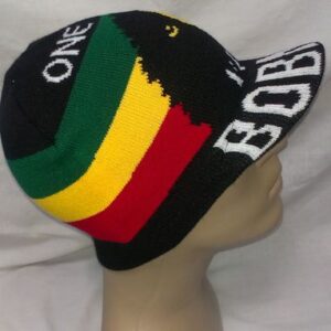 Ръчно плетена зимна шапка Bob Marley с козирка и надпис One Love