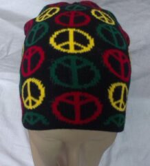 Черна зимна мъжка шапка Peace с цветни знаци на мира