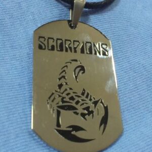 Медальон Scorpions от медицинска стомана с гравирано лого и скорпион