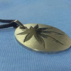 Колие с листо от канабис от стомана - Hover Image