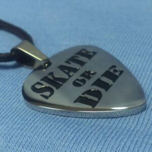 Колие перце за китара Skate or Die от стомана - Hover Image