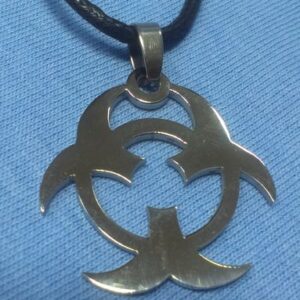 стоманен медальон със знак Biohazard на черна връзка