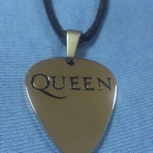 стоманен медальон форма перце за китара с лого Queen