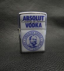 Хромирана бензинова запалка с водка