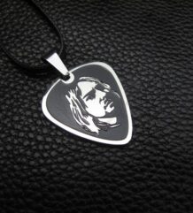медальон с перце на Kurt Cobain от Nirvana