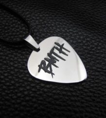 Медальон перце на Bring me the Horizon