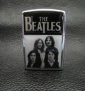 Черно-бяла запалка на The Beatles с групата