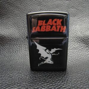 Черна бензинова запалка на Black Sabbath