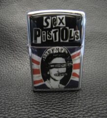 Страхотна бензинова запалка на Sex Pistols