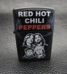 Черна запалка на Red Hot Chili Peppers