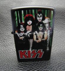 Запалка с цветна картина на KISS с групата