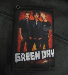 Портмоне на Green Day с групата - 15 лева