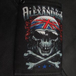 Портфейл на Asking Alexandria с череп