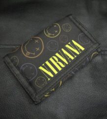 Портмоне на Nirvana с цветни усмивки