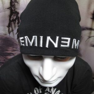 Черна зимна плетена шапка с бял надпис Eminem