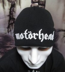 Черна зимна плетена шапка с бяла бродерия на Motörhead