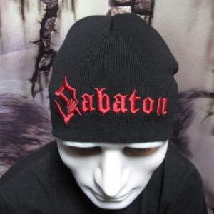 Зимна мъжка шапка Sabaton в черно с червена 3D бродерия
