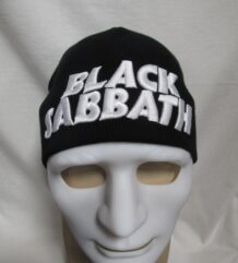 Черна зимна мъжка шапка с бяла бродерия на Black Sabbath